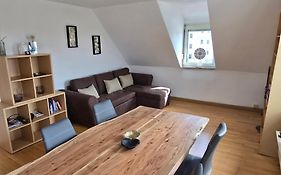 Drei Zimmer Appartment Mit Kueche & Bad
